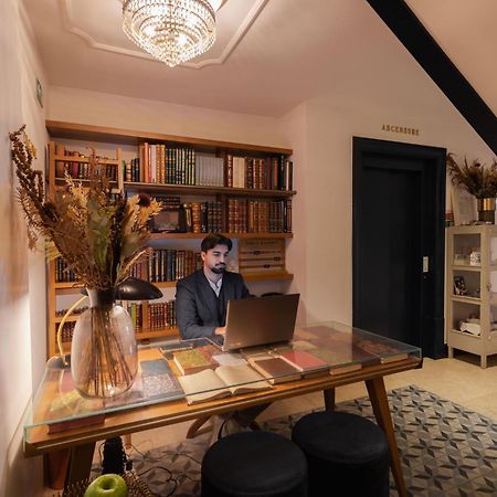 Almaria - Ex Libris Apartments | Chiado Lisbon Luaran gambar